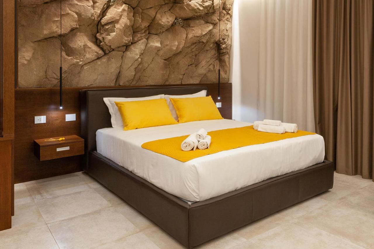 Palazzo Ferrucci Luxury Suites Cagliari Esterno foto