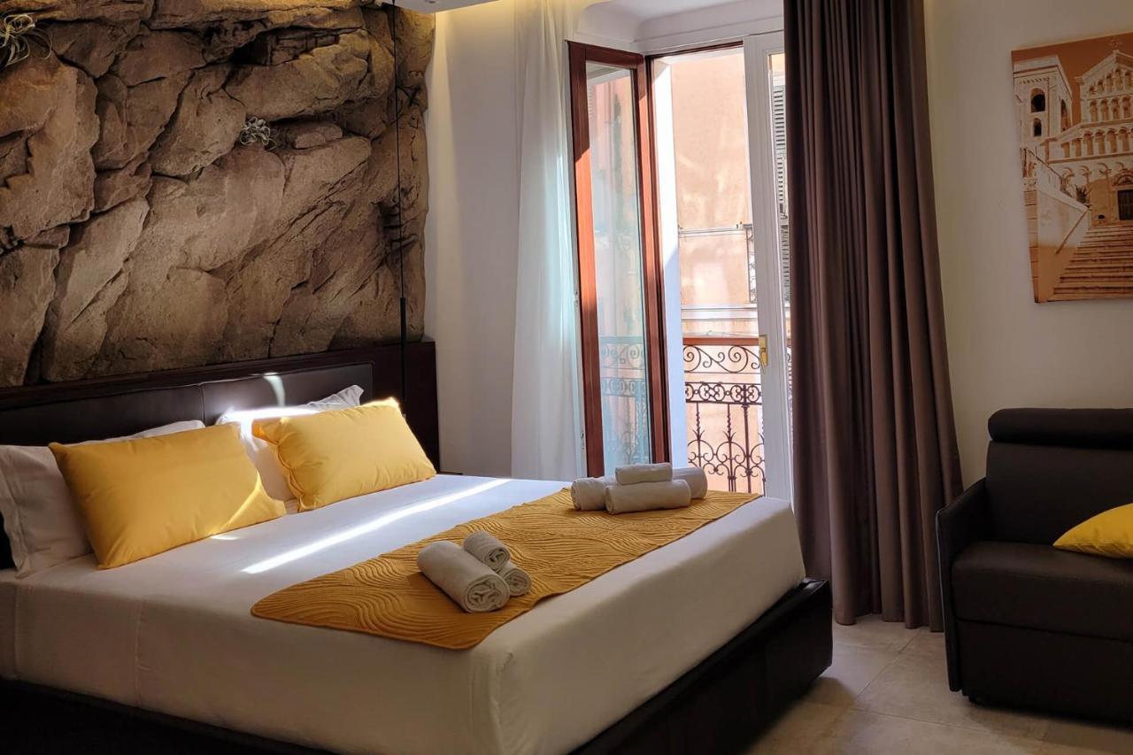 Palazzo Ferrucci Luxury Suites Cagliari Esterno foto