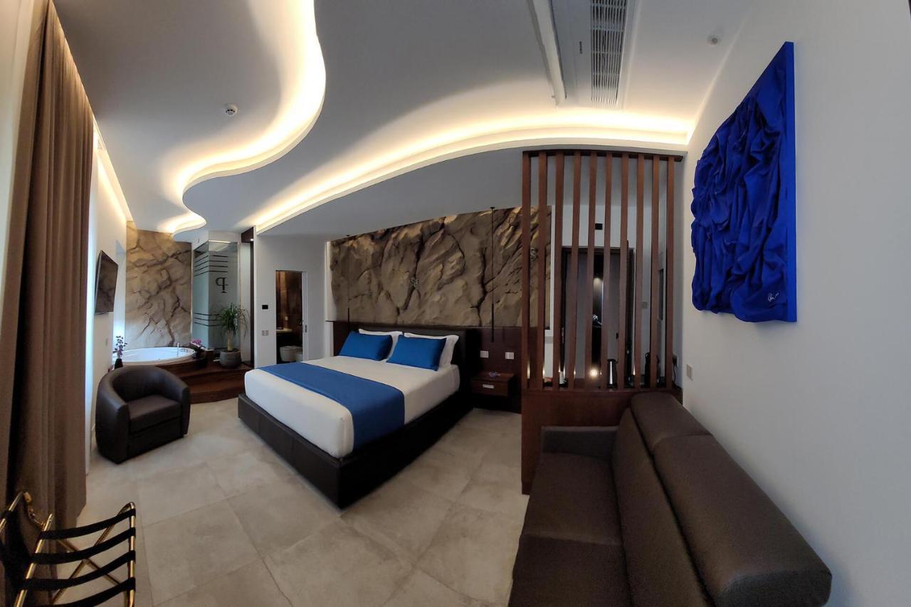 Palazzo Ferrucci Luxury Suites Cagliari Esterno foto