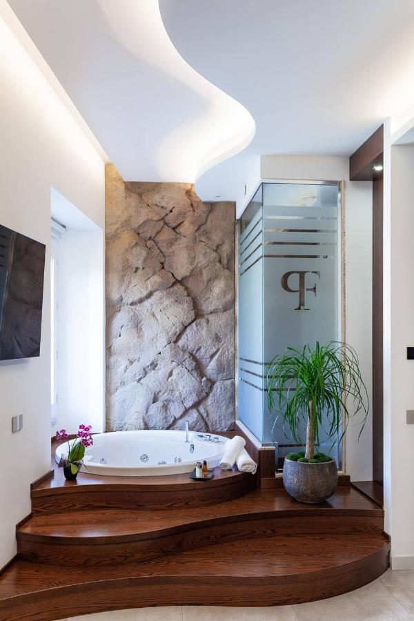 Palazzo Ferrucci Luxury Suites Cagliari Esterno foto