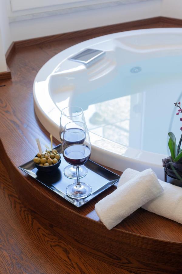 Palazzo Ferrucci Luxury Suites Cagliari Esterno foto