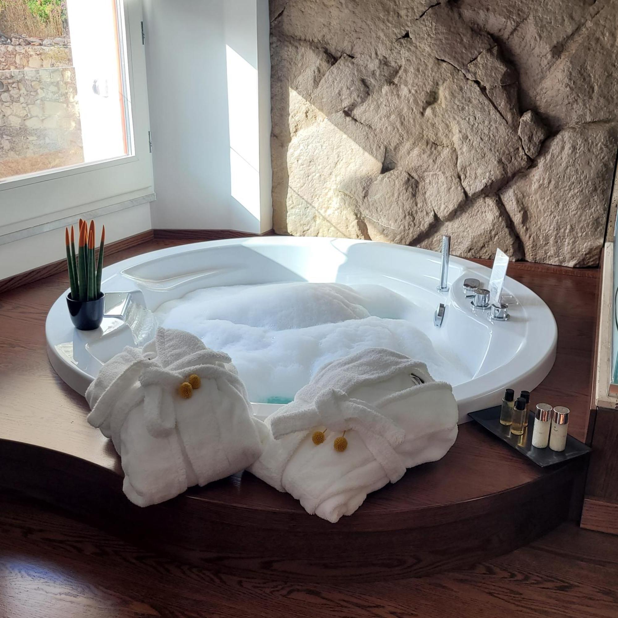 Palazzo Ferrucci Luxury Suites Cagliari Esterno foto