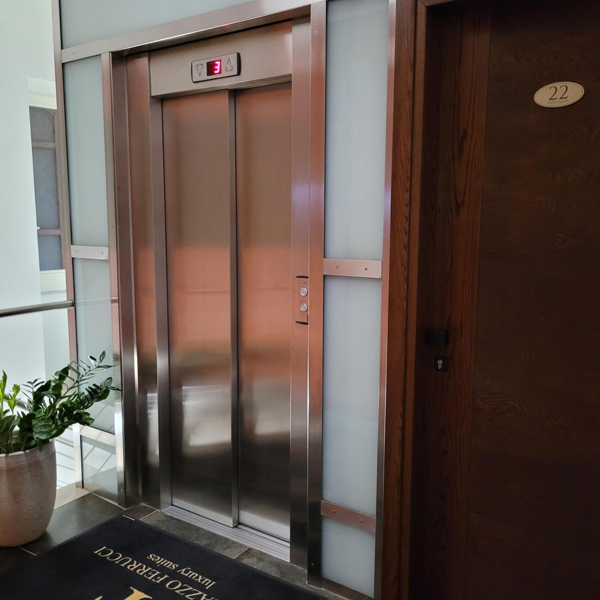 Palazzo Ferrucci Luxury Suites Cagliari Esterno foto